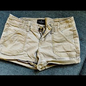 American Eagle tan shorts